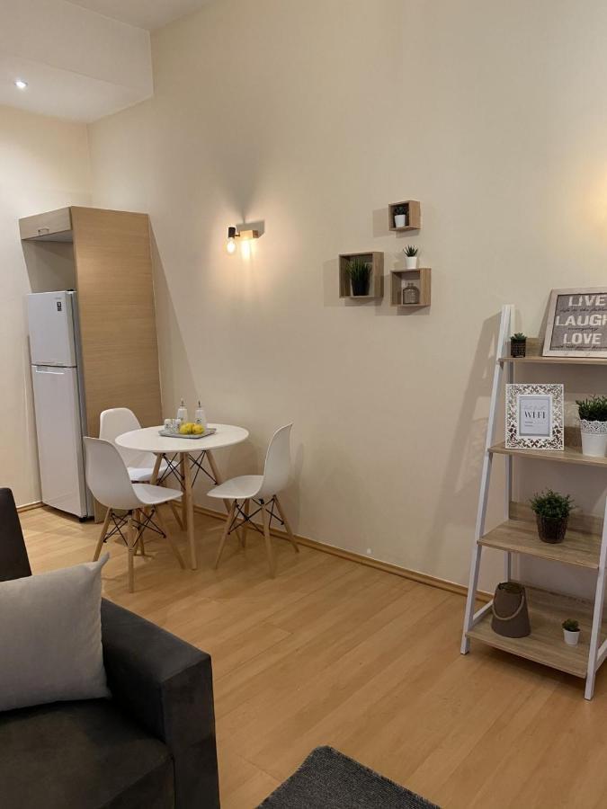 Elegant Glyfada Apartment-Private Garden-Near Metro 雅典 外观 照片