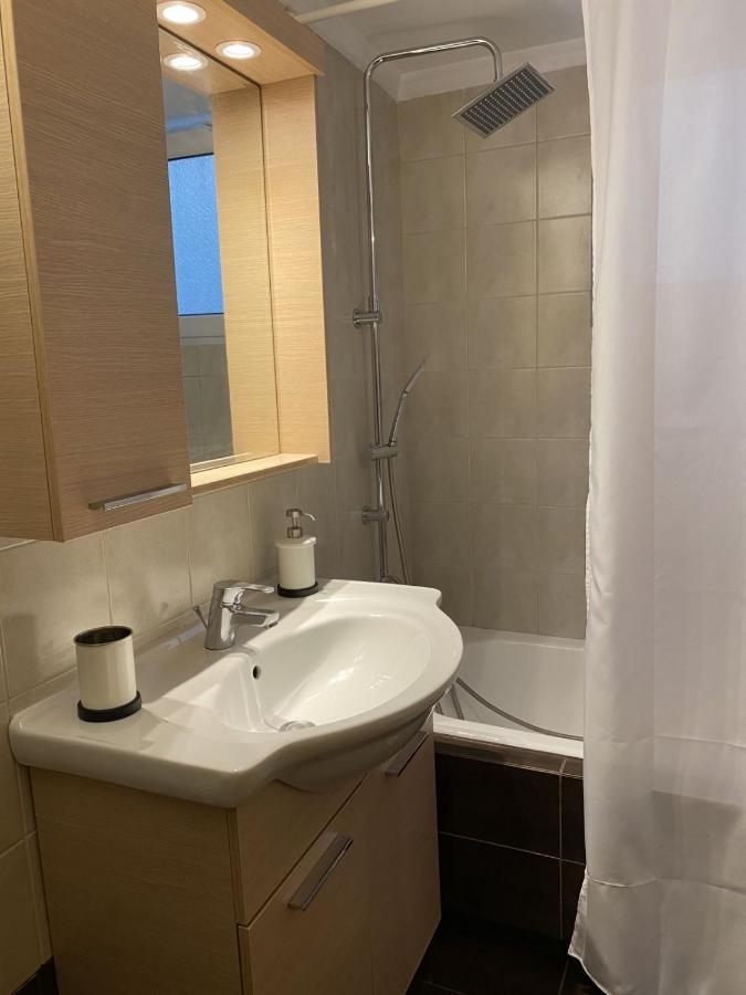 Elegant Glyfada Apartment-Private Garden-Near Metro 雅典 外观 照片