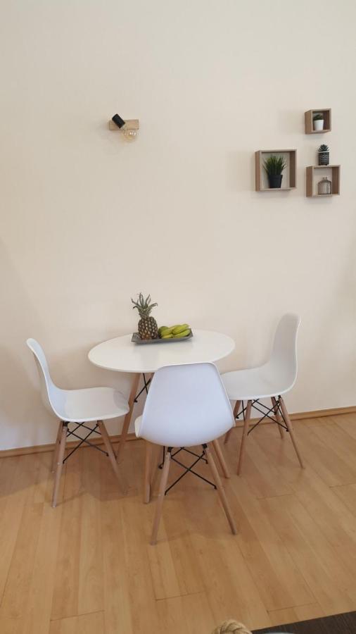 Elegant Glyfada Apartment-Private Garden-Near Metro 雅典 外观 照片