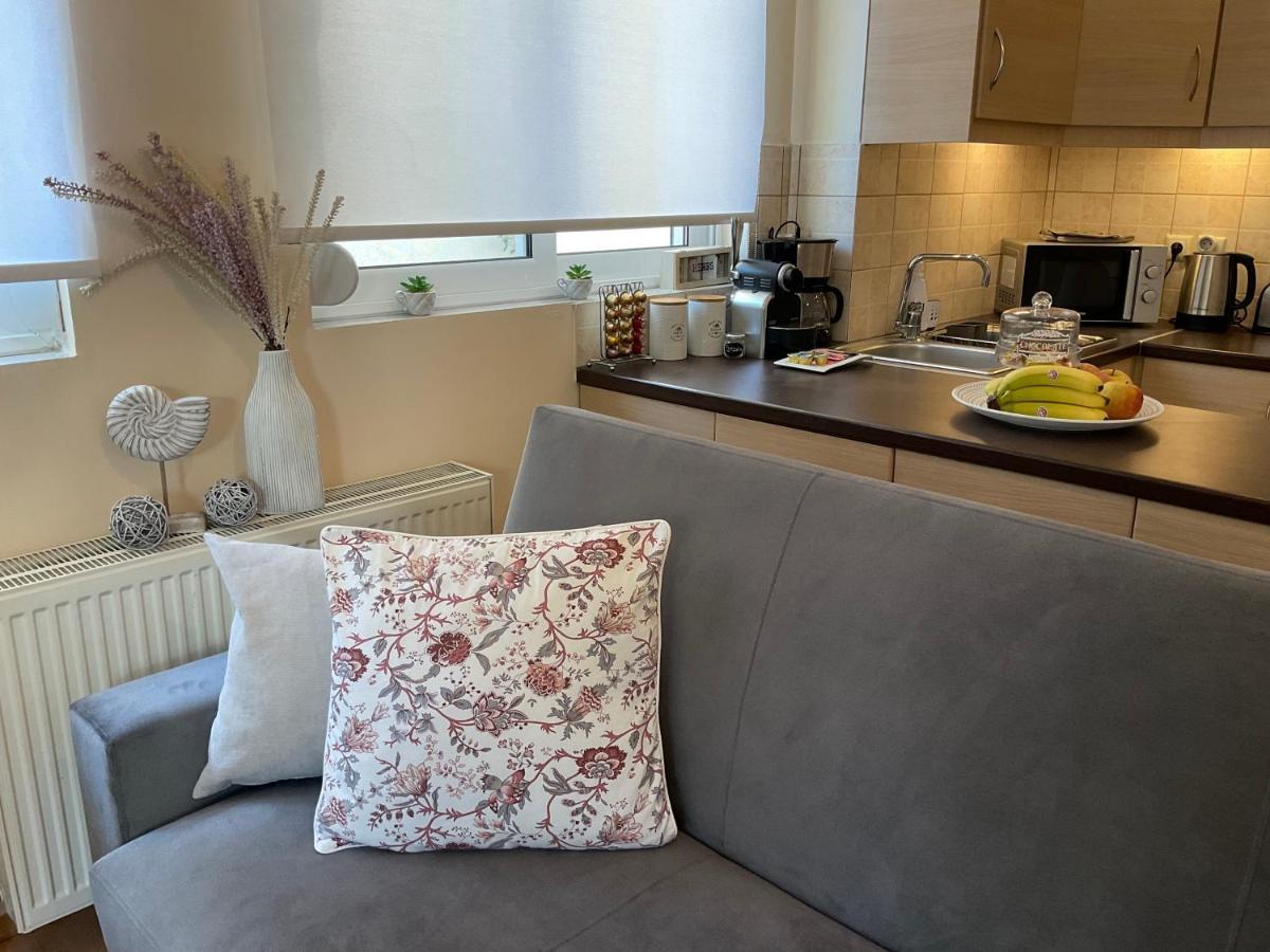 Elegant Glyfada Apartment-Private Garden-Near Metro 雅典 外观 照片