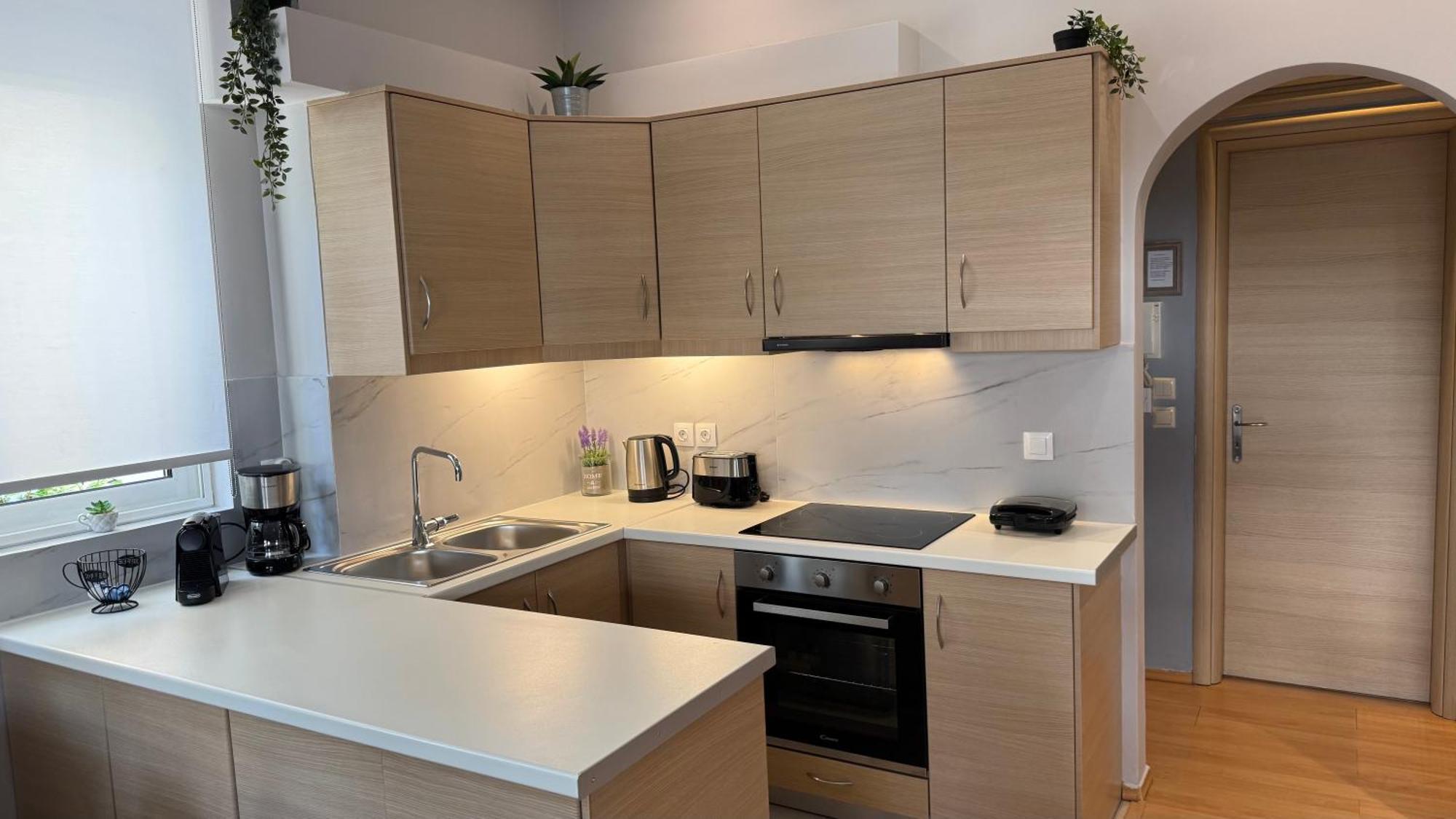 Elegant Glyfada Apartment-Private Garden-Near Metro 雅典 外观 照片
