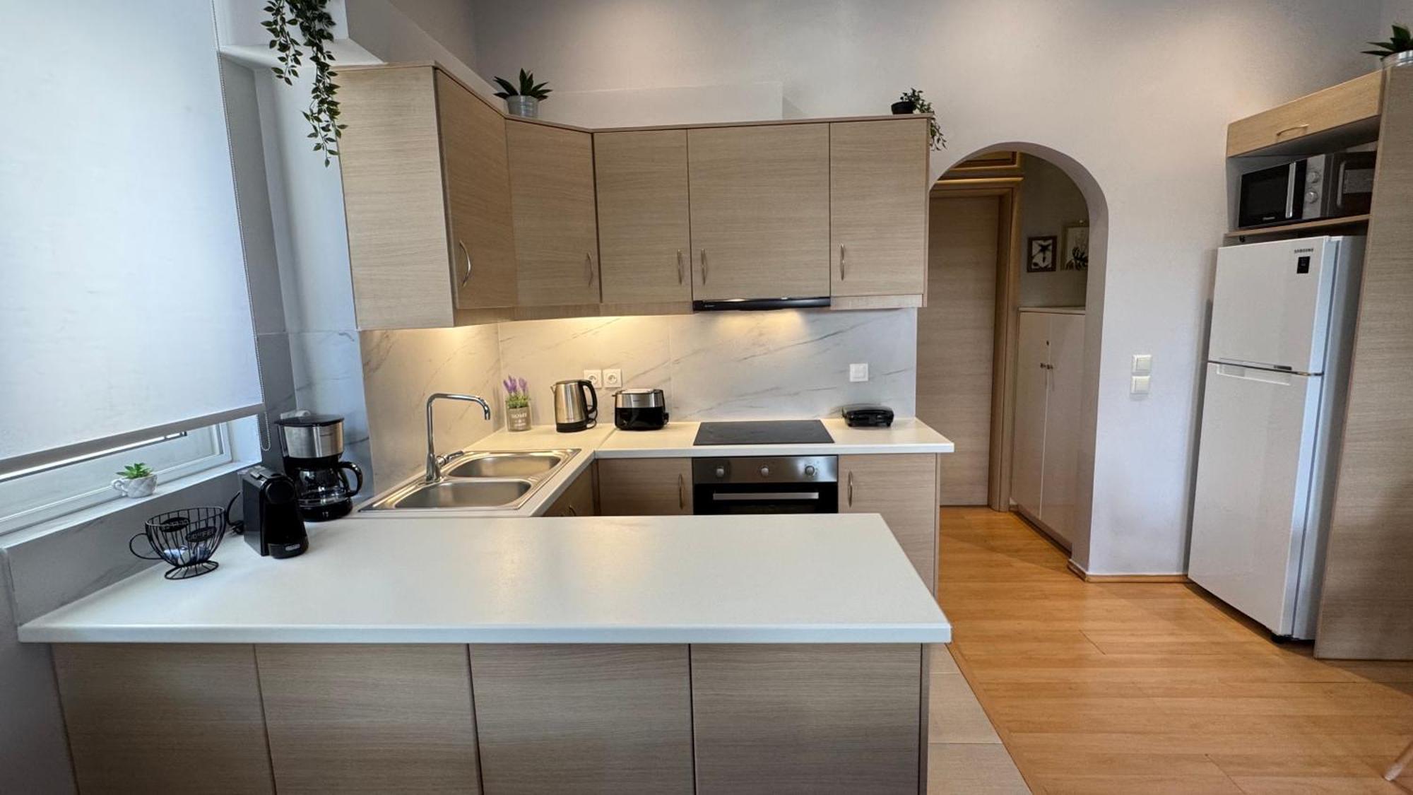 Elegant Glyfada Apartment-Private Garden-Near Metro 雅典 外观 照片